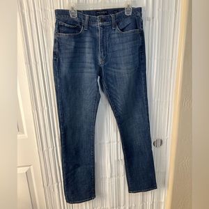 Lucky Brand Men’s Style 121 Slim Straight Jean